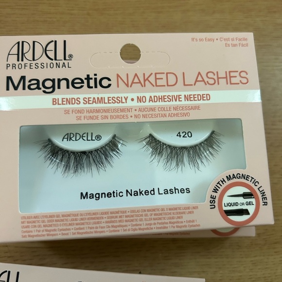 Ardell Magnetic Naked Lashes - Picture 3 of 3